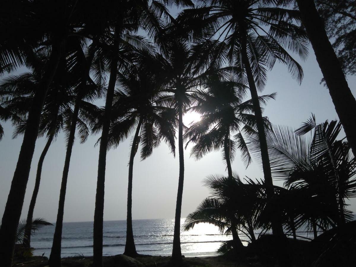 Anandi Villa Homestay Adhi Exterior photo