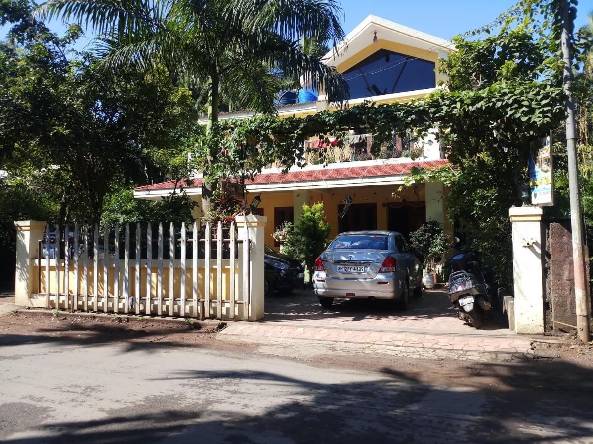 Anandi Villa Homestay Adhi Exterior photo